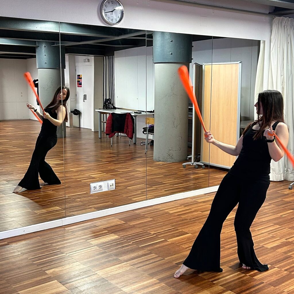 int poi dance